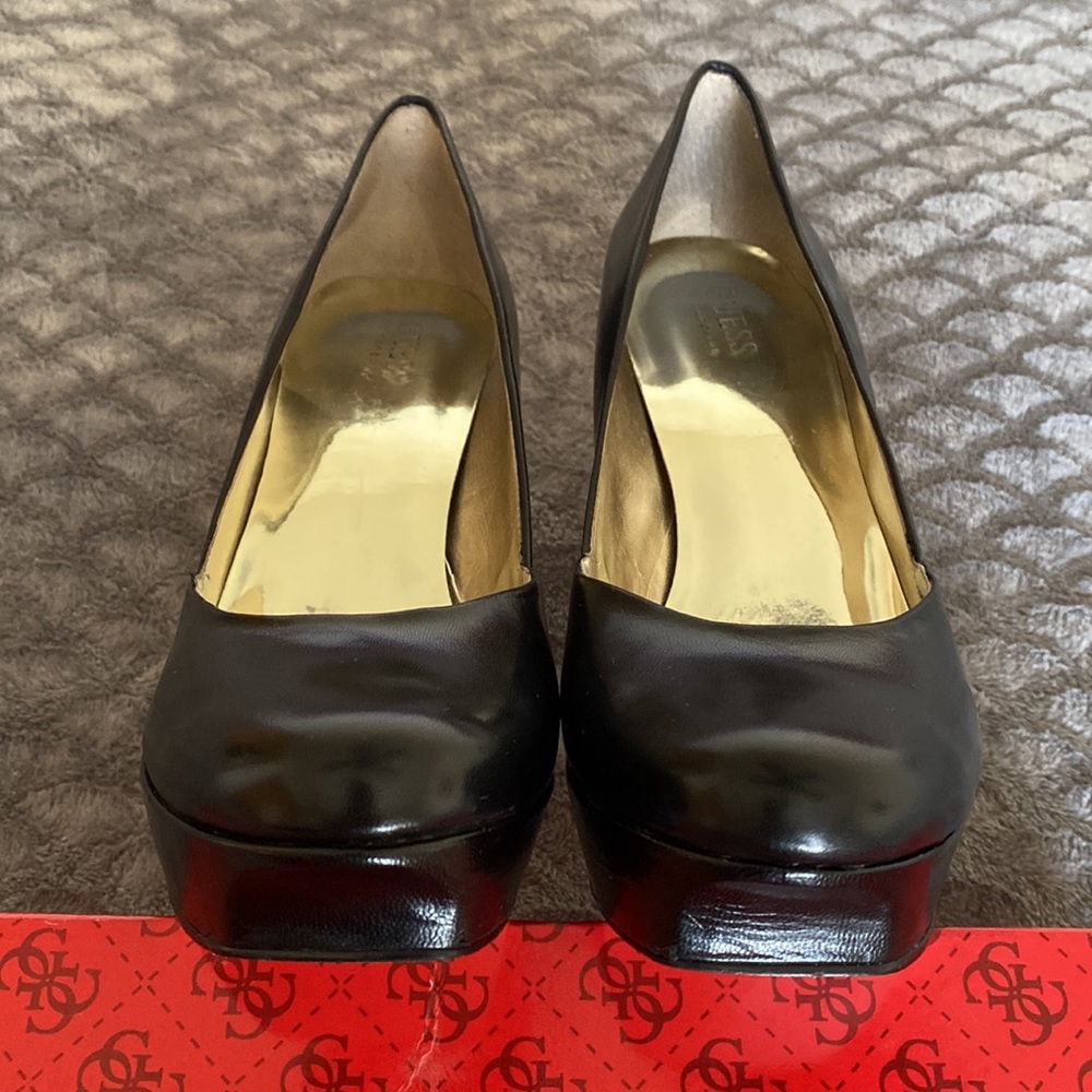 GUESS High Heeled Pumps - Picture 4 of 10